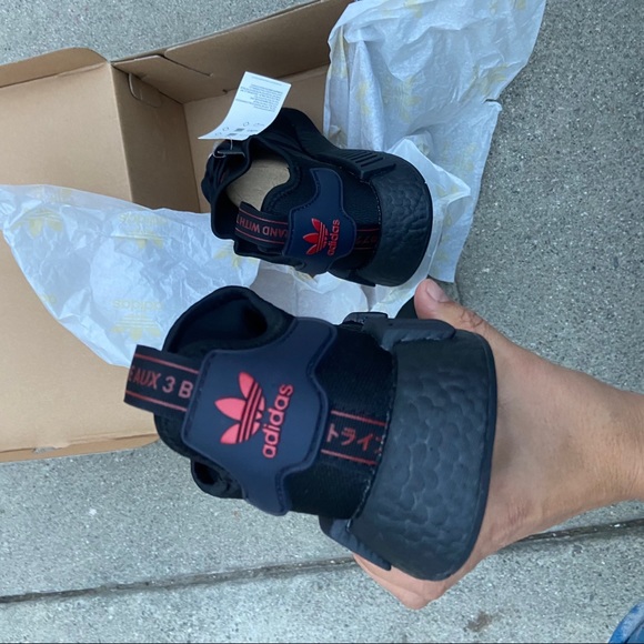 ADIDAS AUTHENTIC WOMENS Sz 6,6.5,7,7.5,8,8.5,9 new - Picture 7 of 8